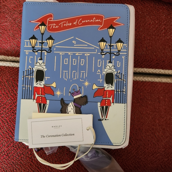 Radley Coronation Book Street Medium crossbody - Picture 11 of 12